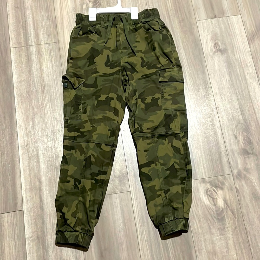 New pants only worn once.